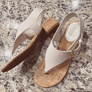 Michael Kors London London thong leather sandal - size 6.5 Cream